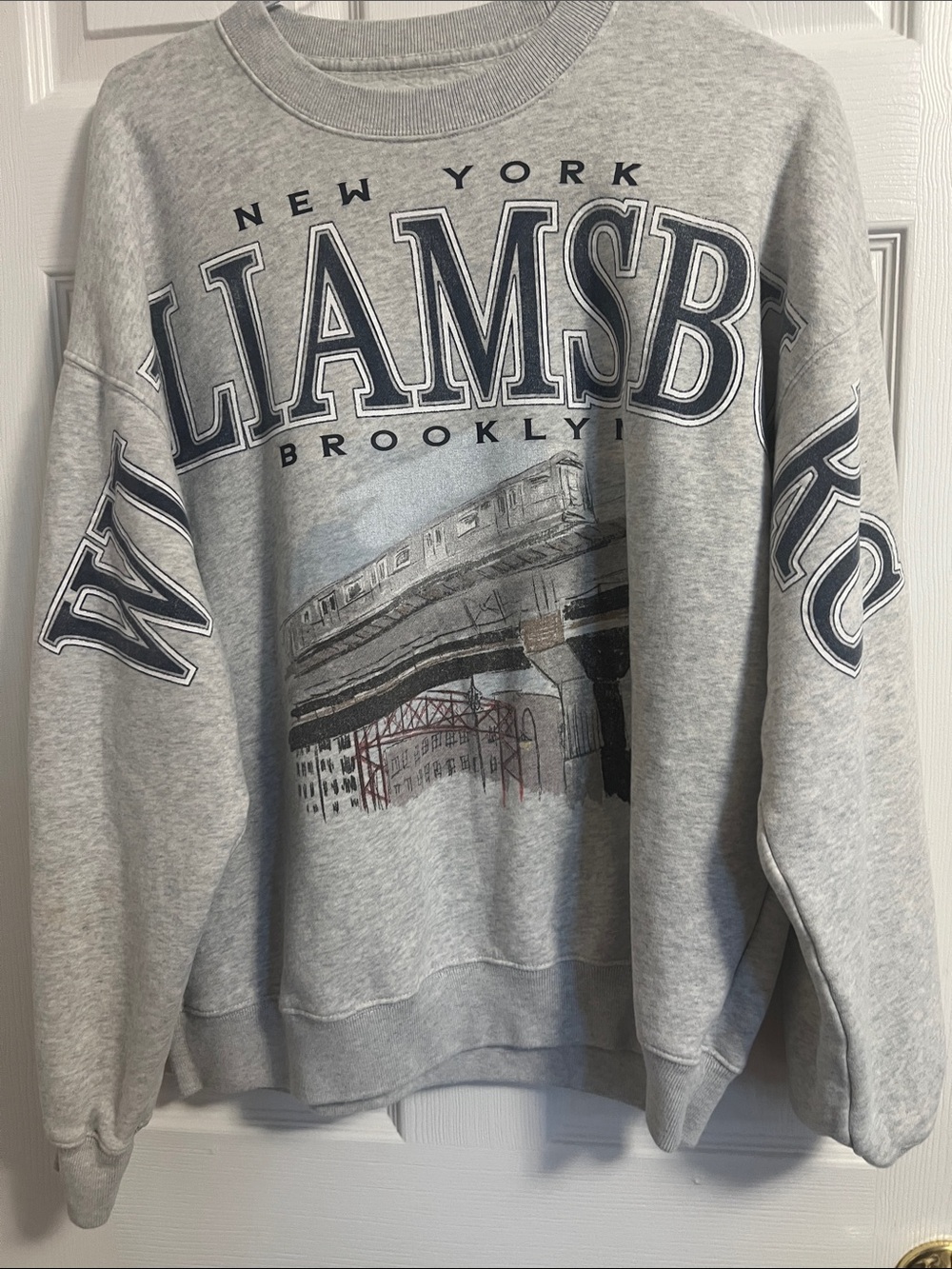Abercrombie & Fitch Gray Williamsburg Brooklyn Graphic Sweatshirt Size Medium